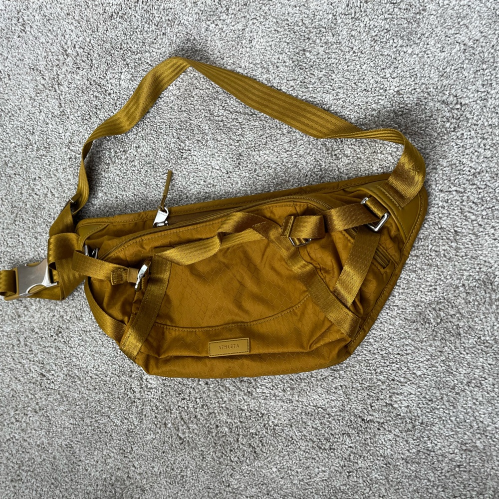 Athleta Excursion Large Belt bag in yellow